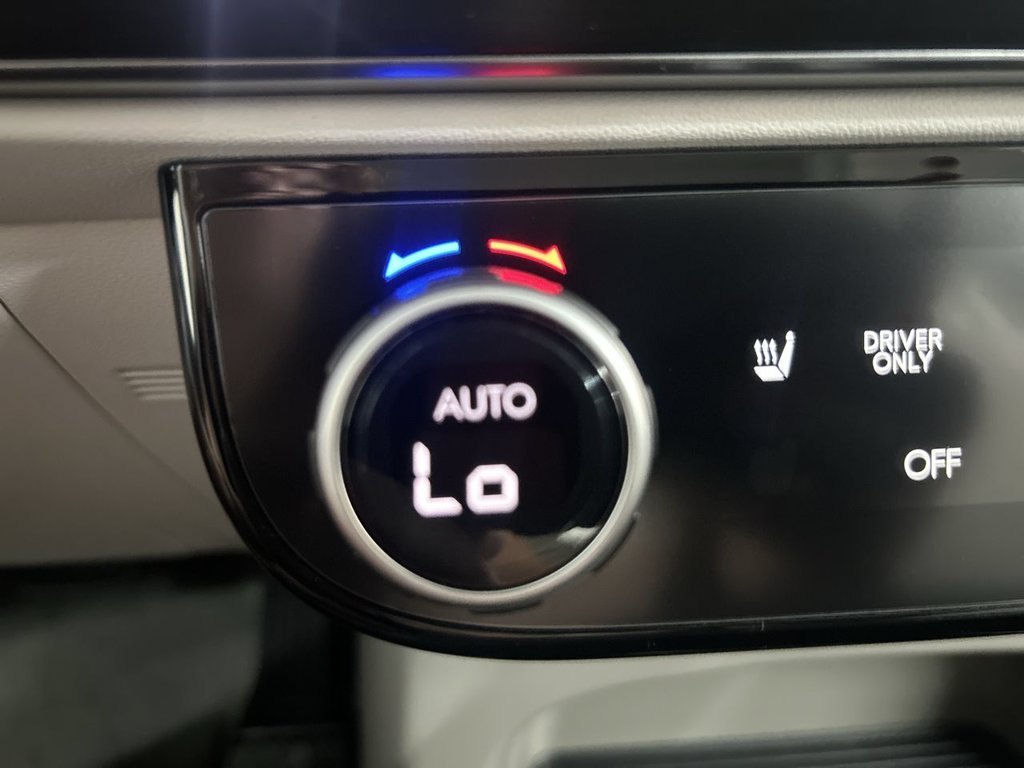 New 2026 Abyss Black Hyundai SEL 8P image 31