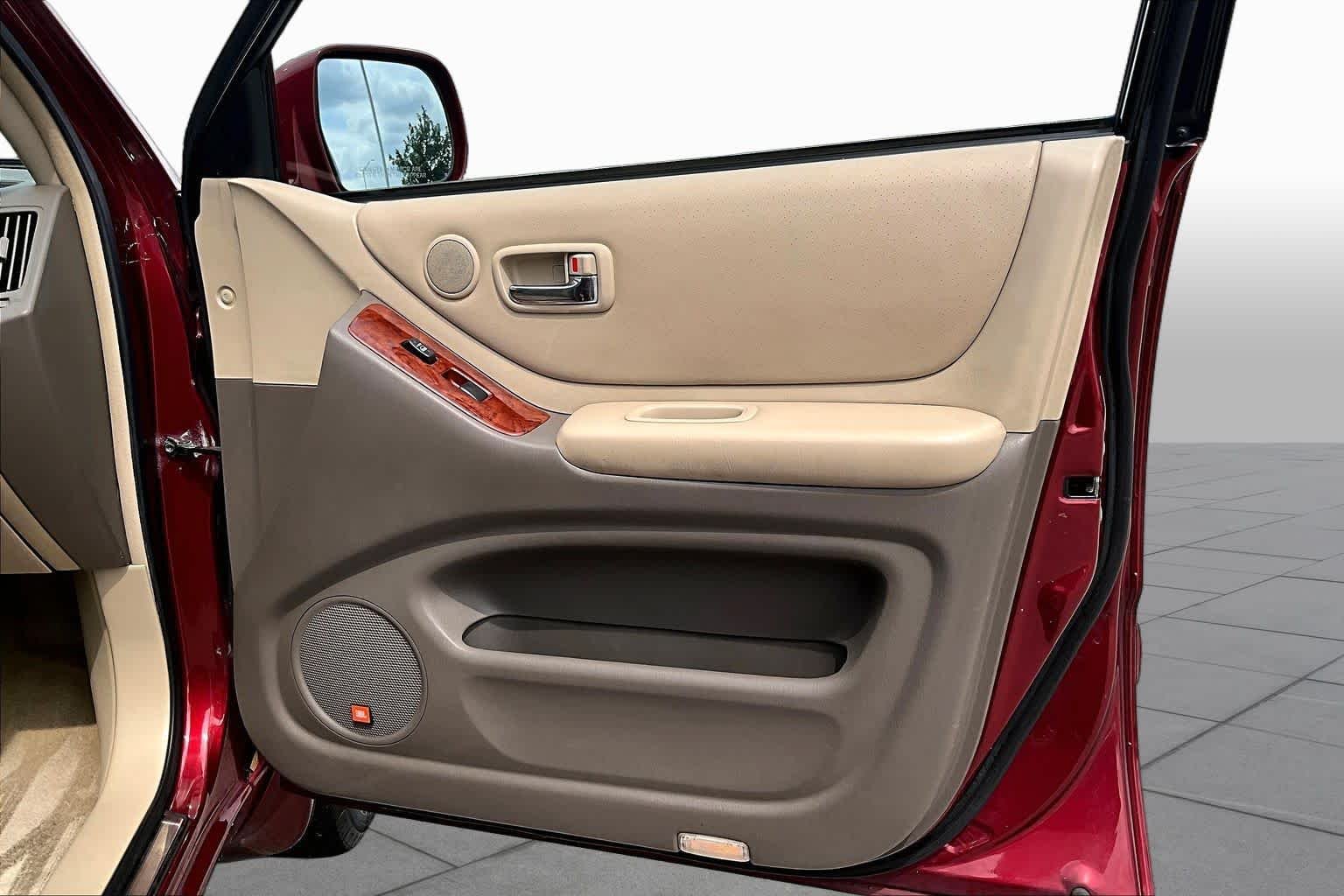 Used 2007 Salsa Red Pearl Toyota Limited w/3rd Row image 22