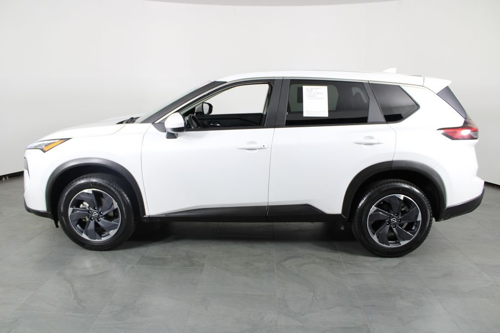 2024 Nissan Rogue SV - Photo 11