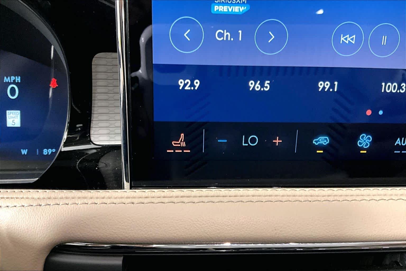 2025 Lincoln Corsair Premiere - Photo 35