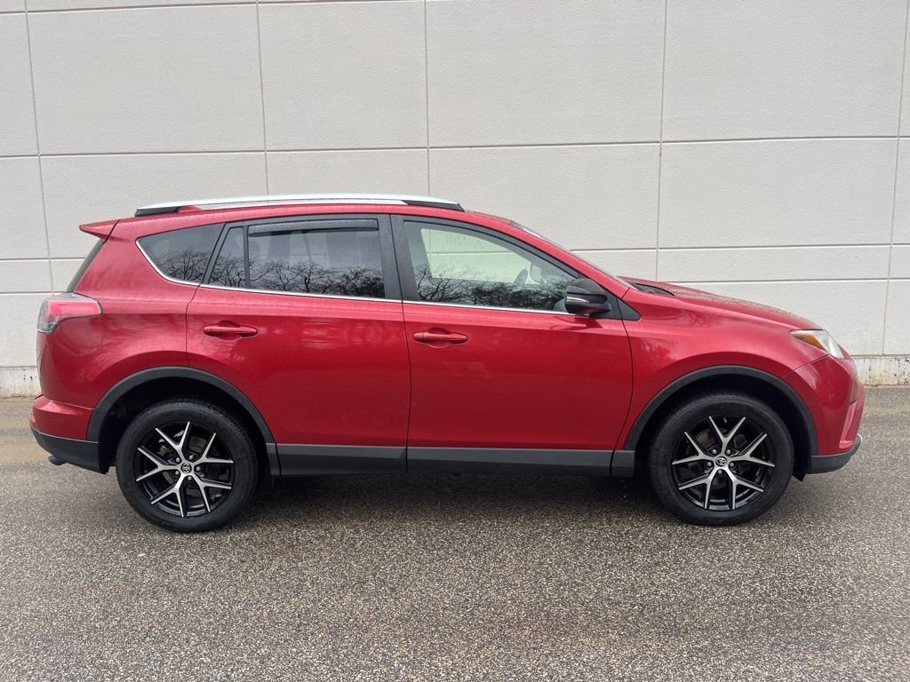 Used 2016 Barcelona Red Metallic Toyota SE image 5