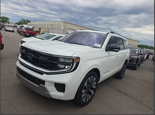 Used 2025 White Metallic Ford Platinum image 1