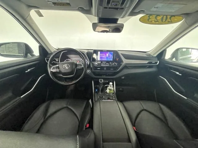 Used 2023 Black Toyota L image 25