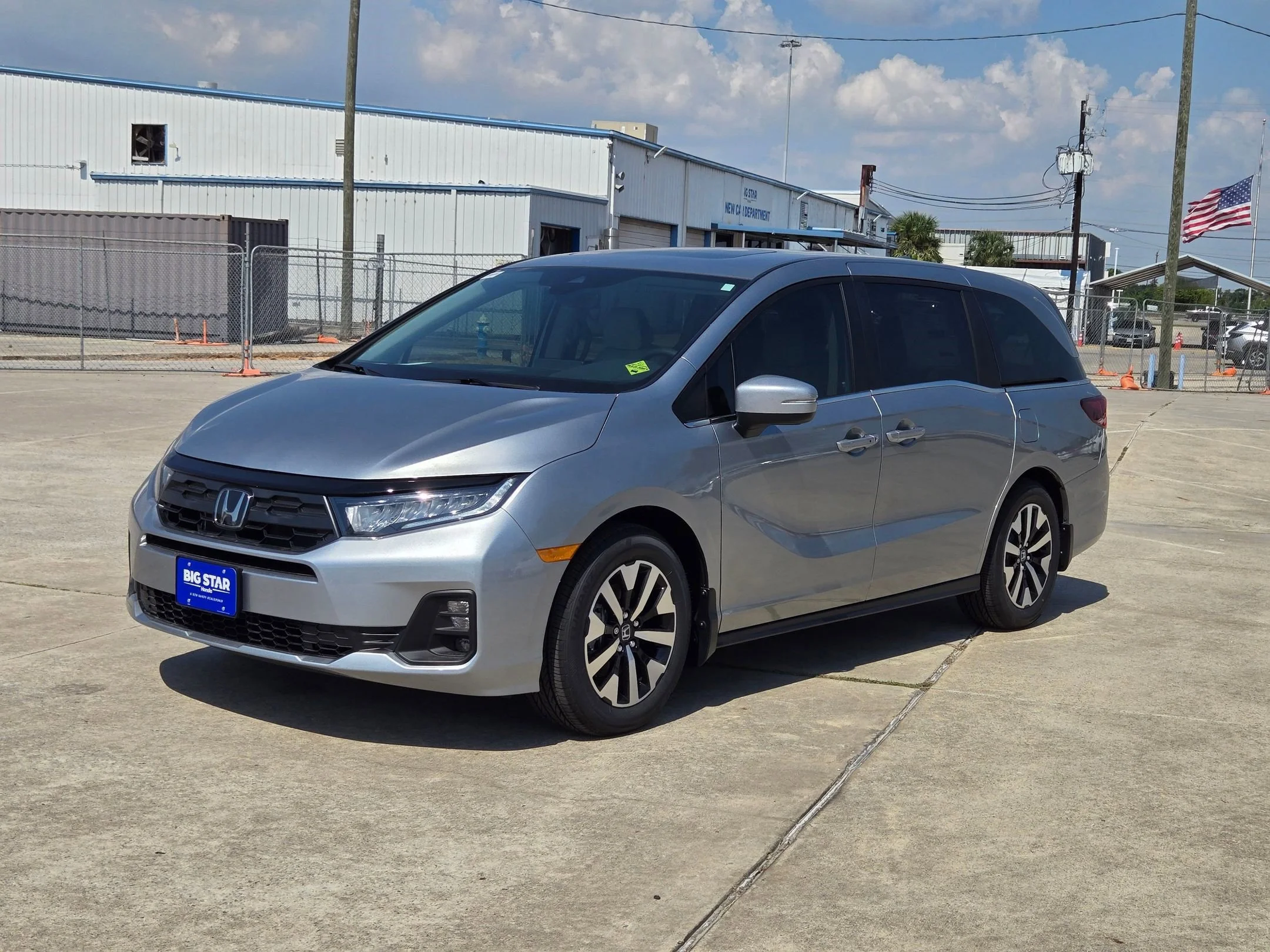 New 2026 Solar Silver Metallic Honda EX-L image 9