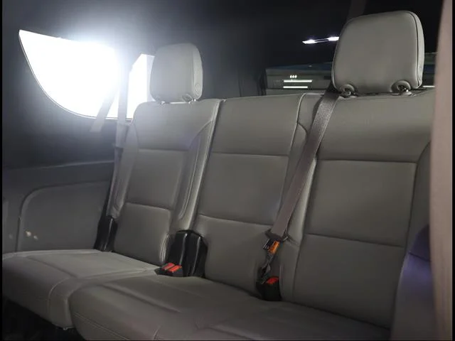 2021 Chevrolet Suburban Z71 - Photo 17