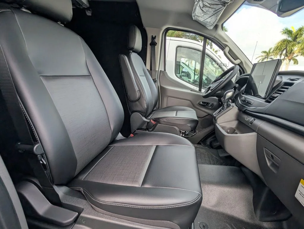New 2026 Oxford White Ford Cargo Van image 5