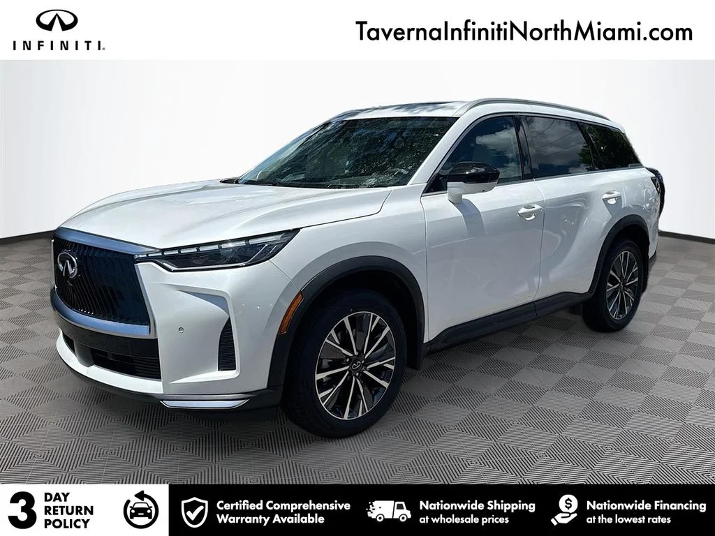 Used 2027 White INFINITI LUXE image 1