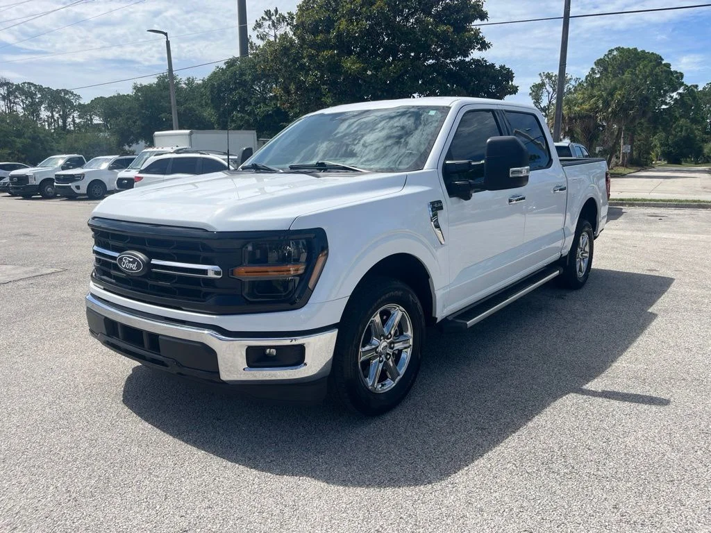 Used 2024 White Ford XLT image 2