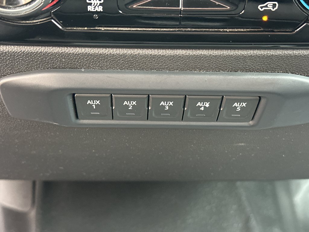 Used 2025 Summit White Chevrolet LT image 26
