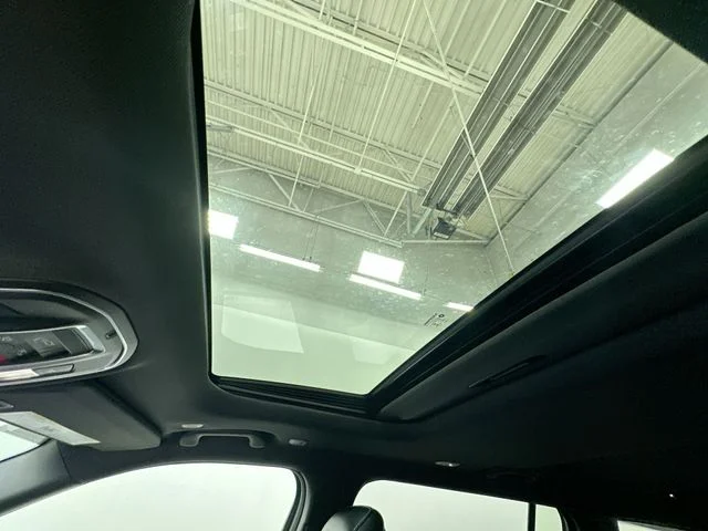 New 2026 Silver Zynith Exterior Paint Jeep Altitude image 17