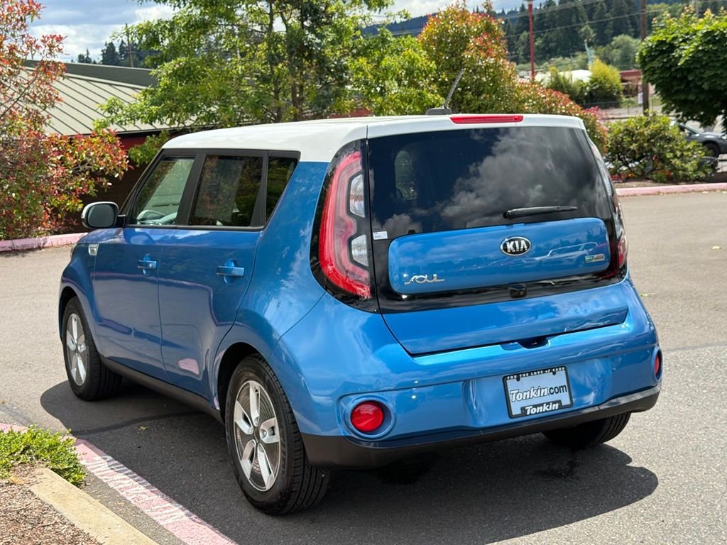 Used 2017 Caribbean Blue w/Clear White Roof Kia Base image 5