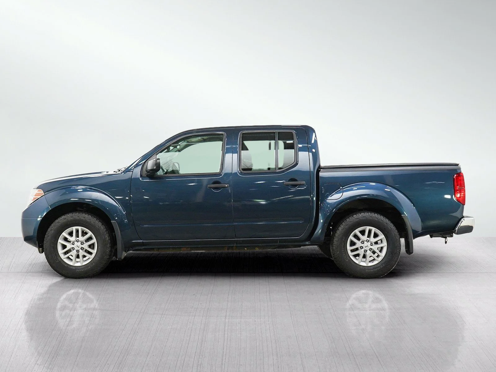 Used 2016 Nissan Frontier SV with VIN 1N6AD0EV3GN782334 for sale in White Bear Lake, Minnesota