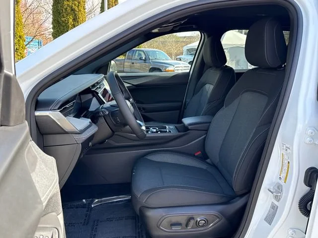 New 2026 Bright White Clearcoat Jeep Laredo image 19