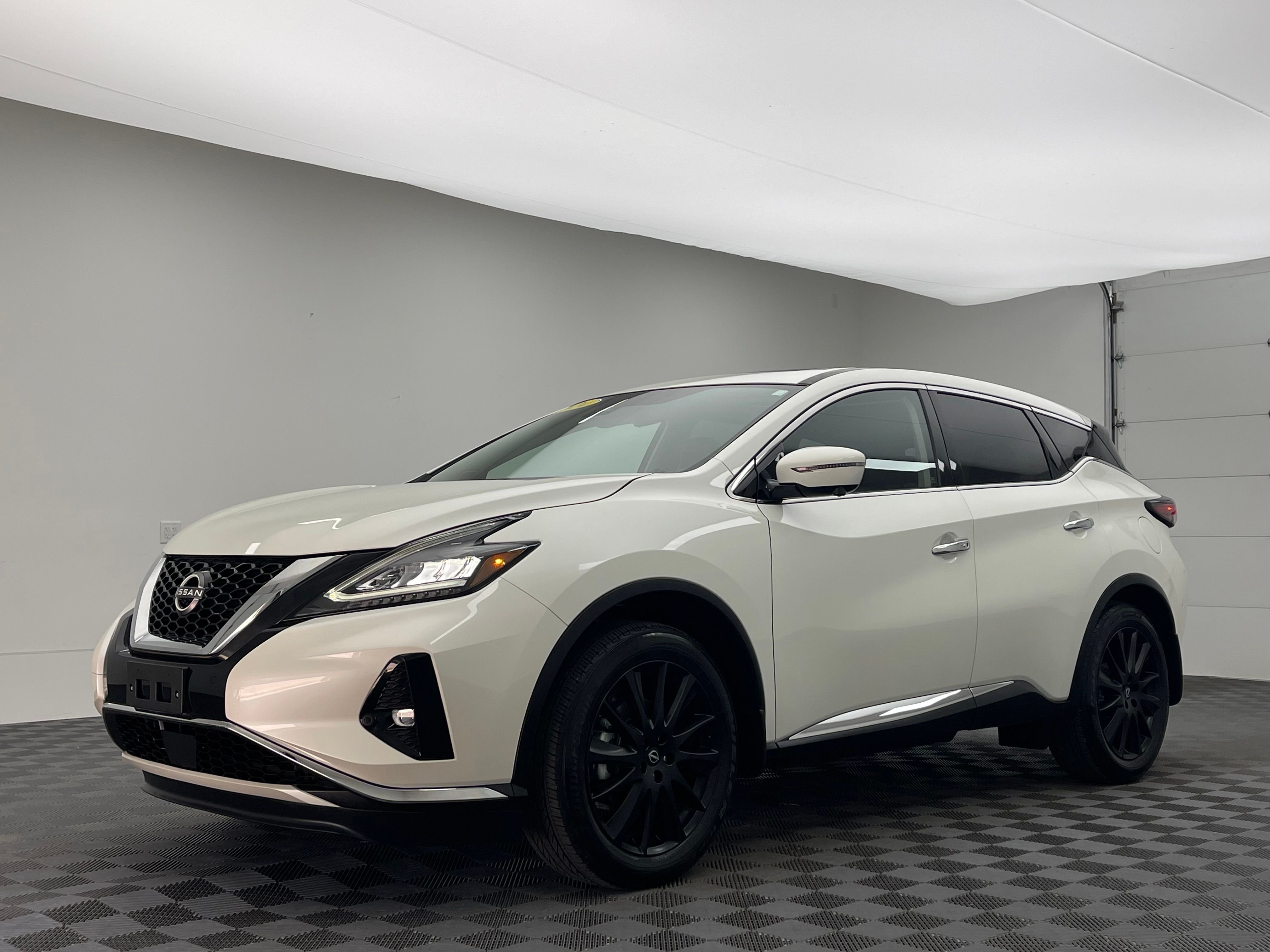 Used 2024 Pearl White Tricoat Nissan SL image 2