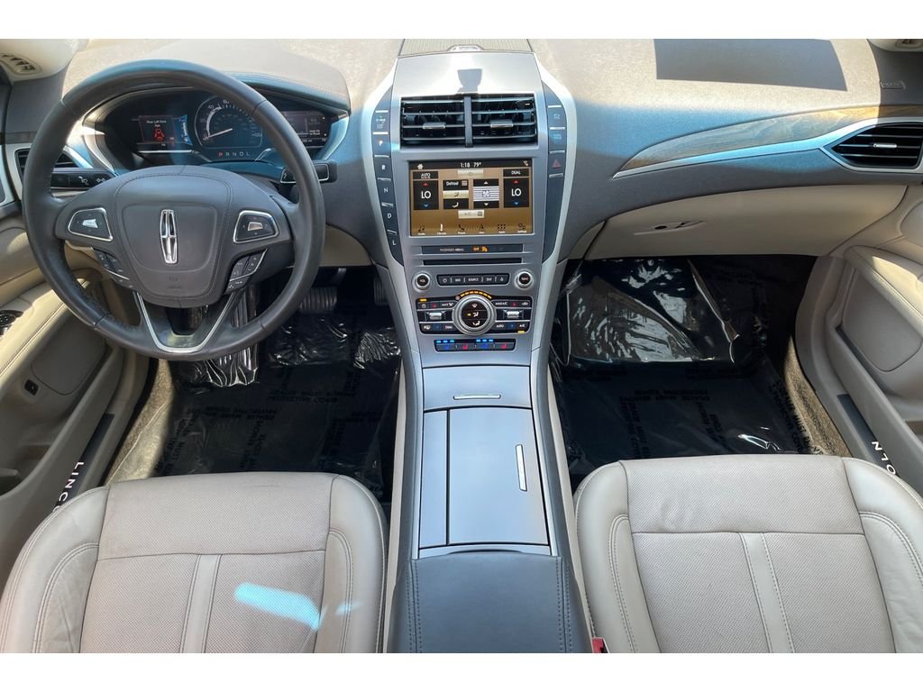 Used 2018 Black Velvet Lincoln Hybrid Reserve image 16