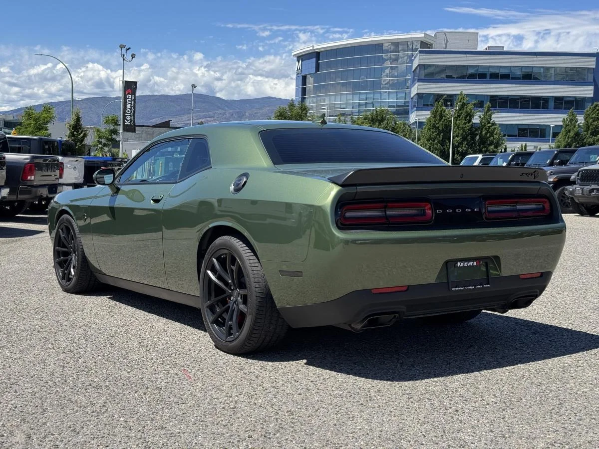 Used 2023 Green Dodge Srt Hellcat image 9