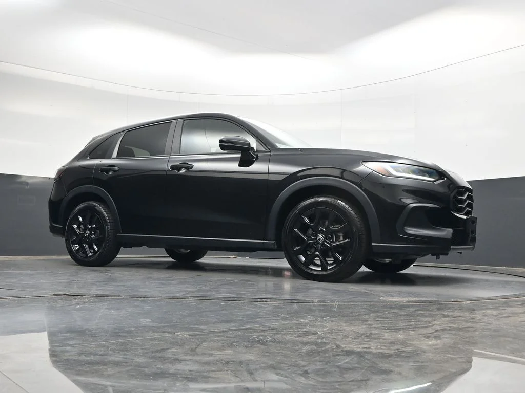 Used 2025  Honda Sport image 38
