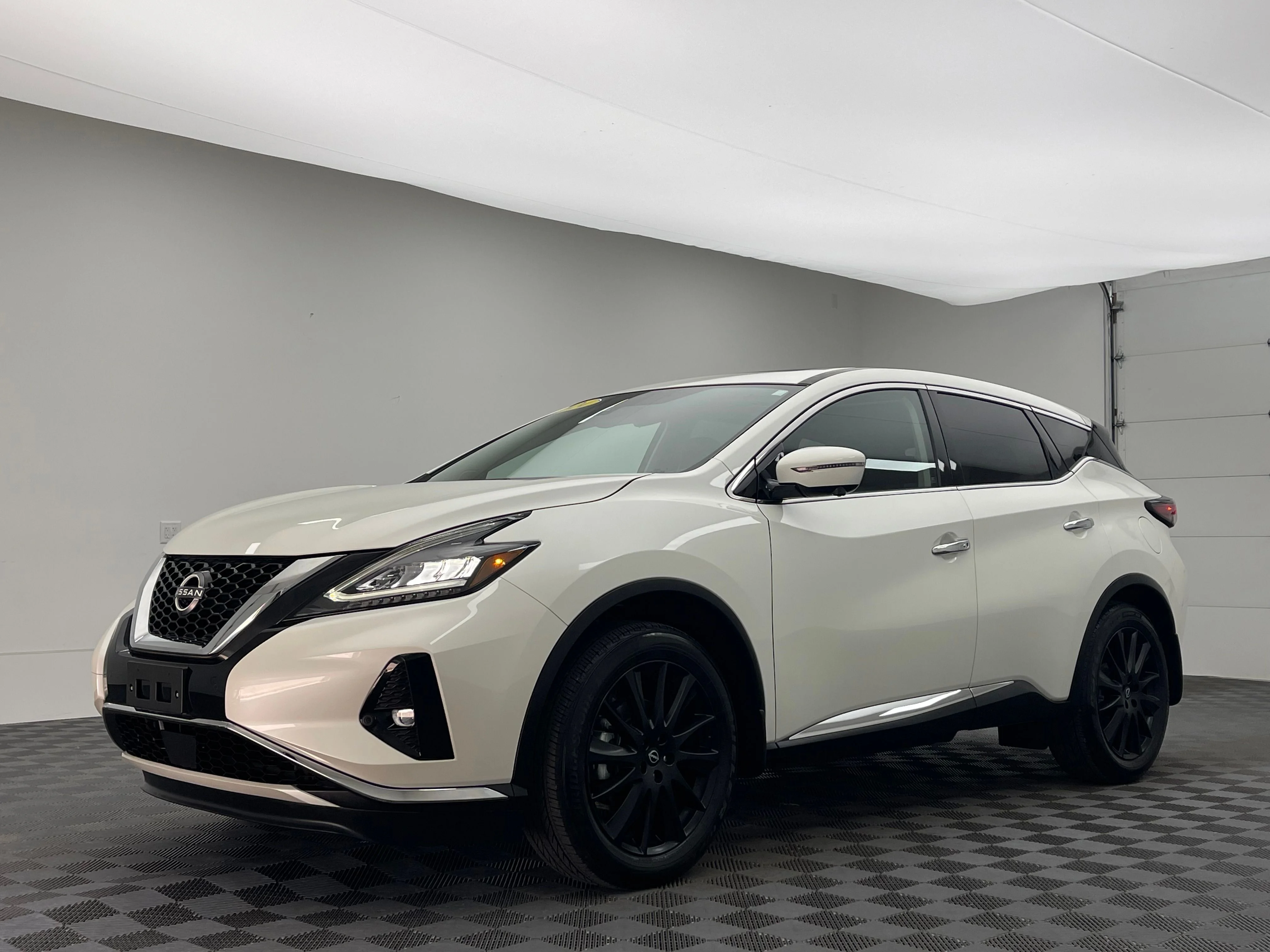 Used 2024 Pearl White Tricoat Nissan SL image 2