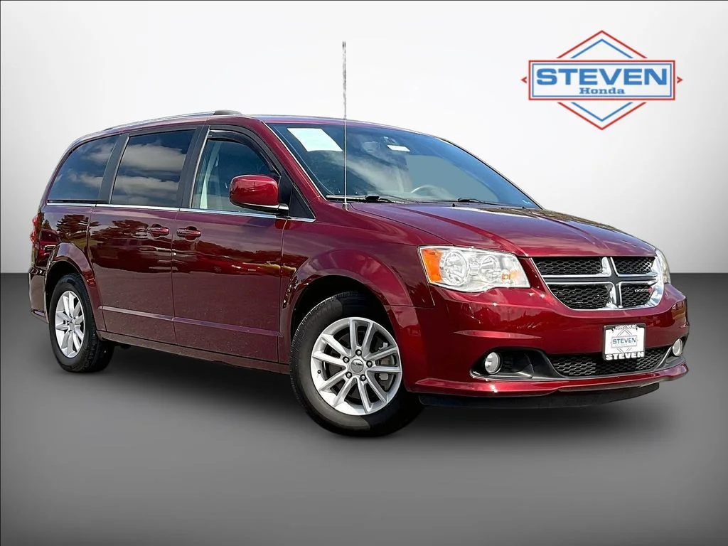 Used 2019 Red Dodge SXT image 1