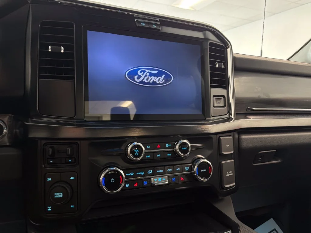 New 2027 Iconic Silver Metallic Ford F-250® Lariat® image 14