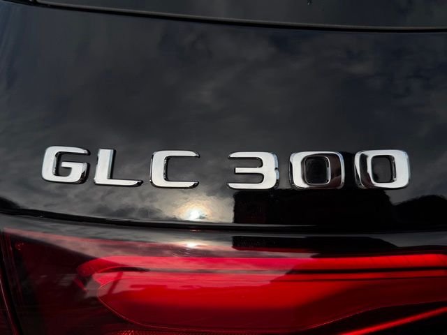 Used 2026 Black Mercedes-Benz GLC 300 image 9