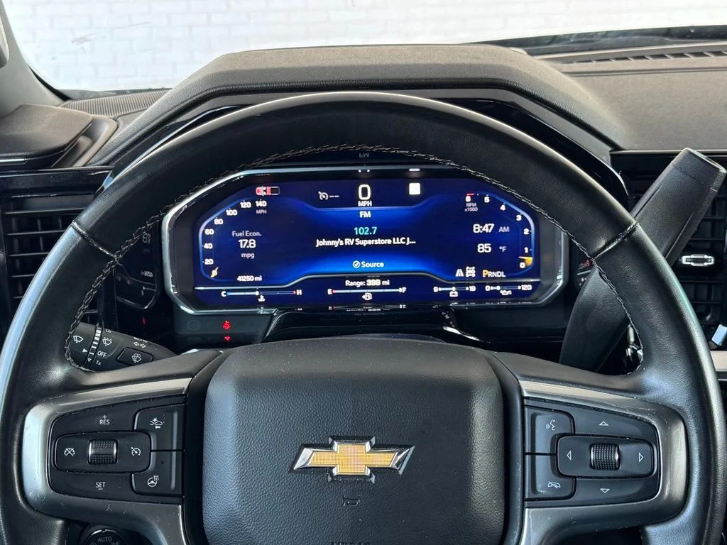 Used 2025 Gray Chevrolet LT image 33