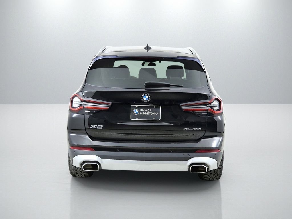 Used 2022 Black BMW xDrive30i image 11
