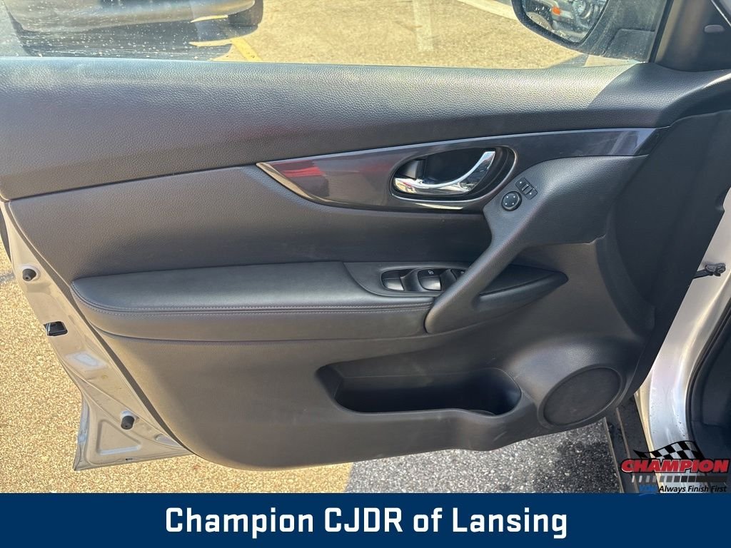 Used 2019 Brilliant Silver Metallic Nissan SV image 14
