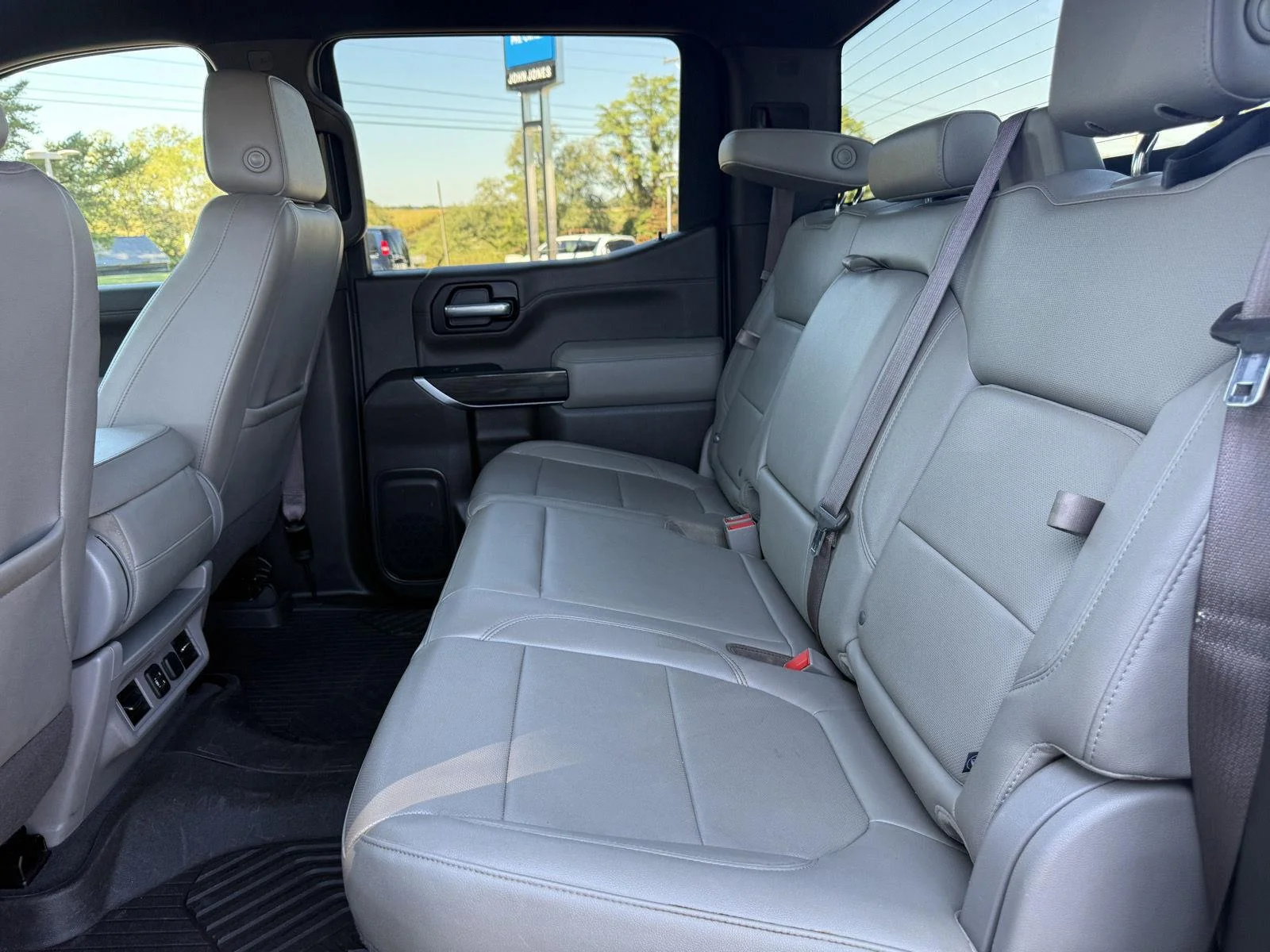 Used 2020 Shadow Gray Metallic Chevrolet LTZ image 12