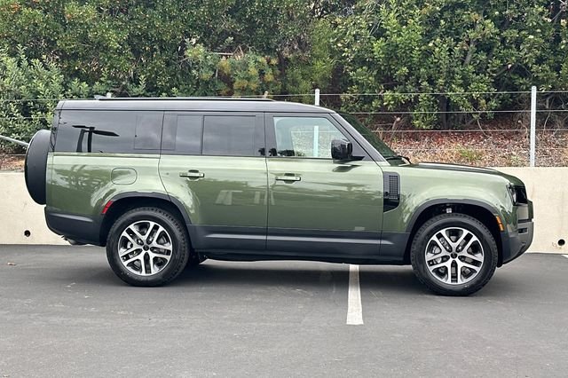 New 2026 Woolstone Green Land Rover S image 6