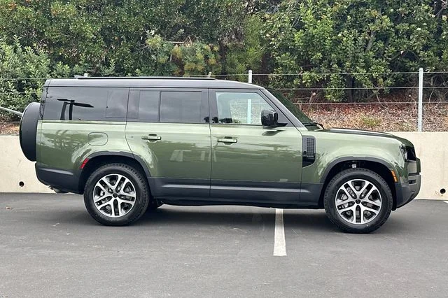 New 2026 Woolstone Green Land Rover S image 6