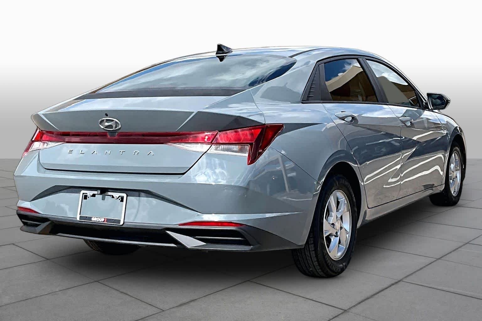 Used 2022 Electric Shadow Hyundai SE image 13