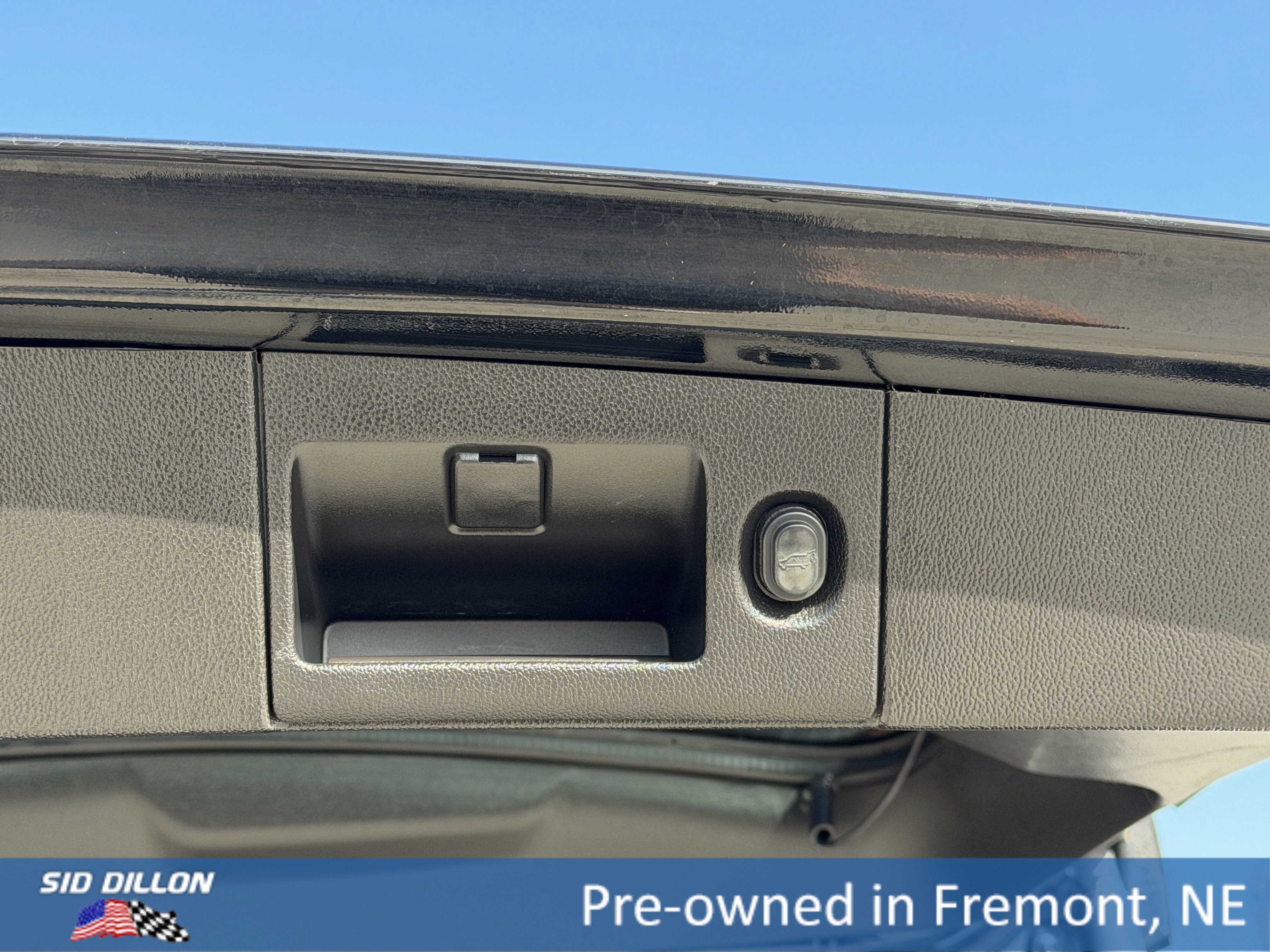 Used 2018 ONYX BLACK GMC SLT image 7