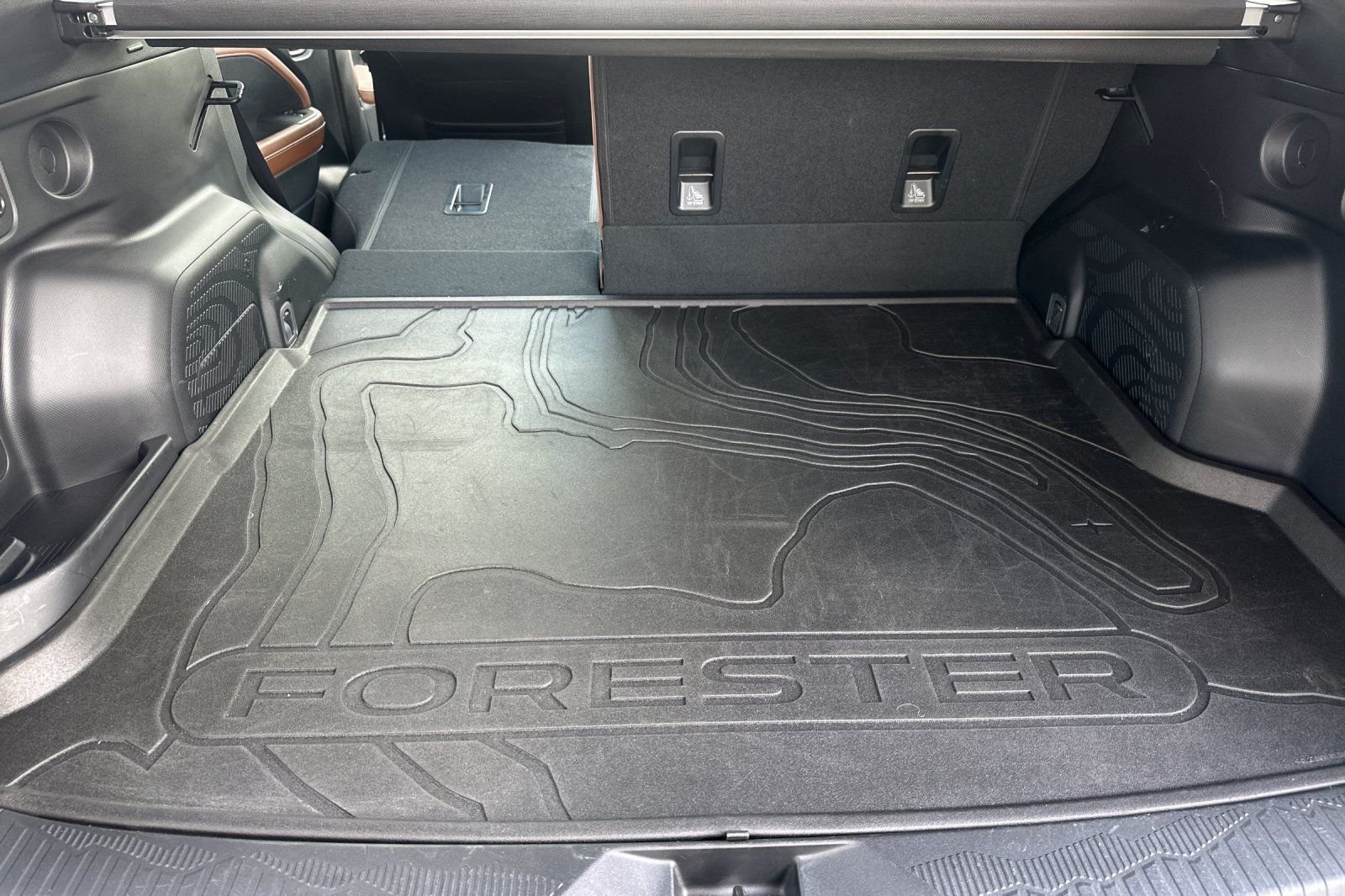 Used 2025 White Subaru Touring image 15