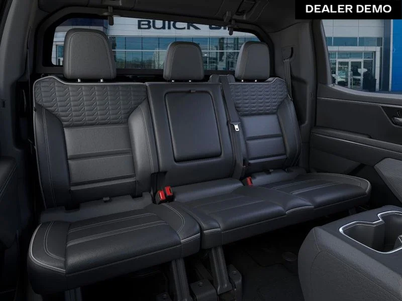 Used 2025  GMC Denali image 17