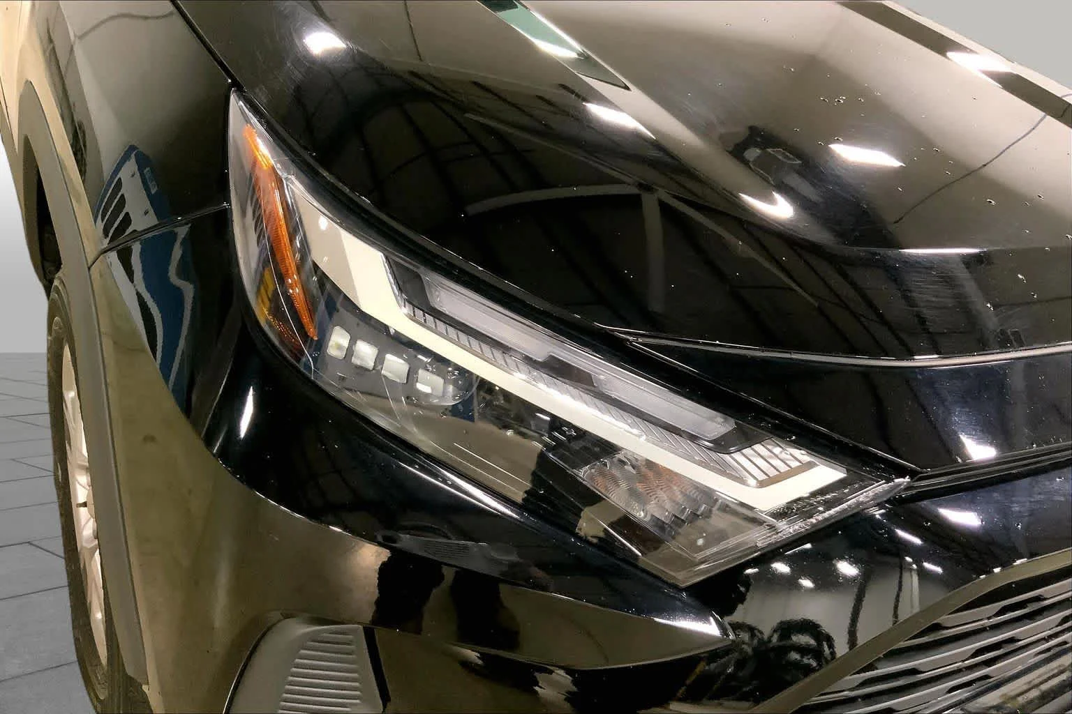 Used 2025 Midnight Black Metallic Toyota Hybrid XLE image 28
