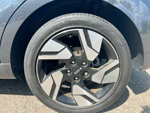 Used 2023 Gray Kia GT-Line image 21