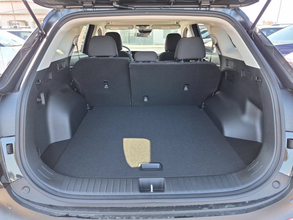 New 2027 Fusion Black Kia S image 26