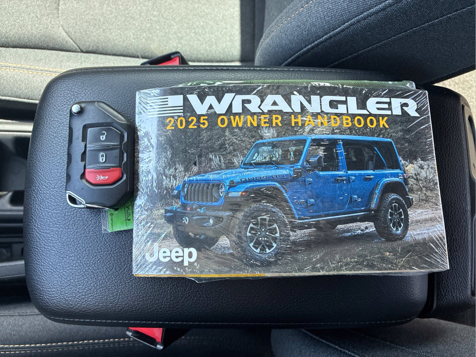 Used 2025 Green Jeep Sport S image 26