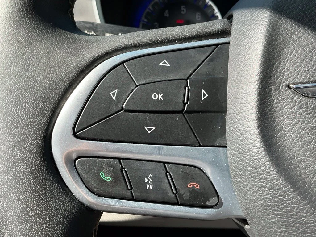 Used 2022 White Chrysler Touring L image 29