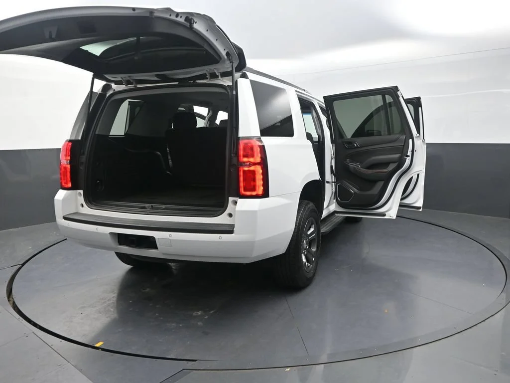 Used 2018 White Chevrolet LS image 34