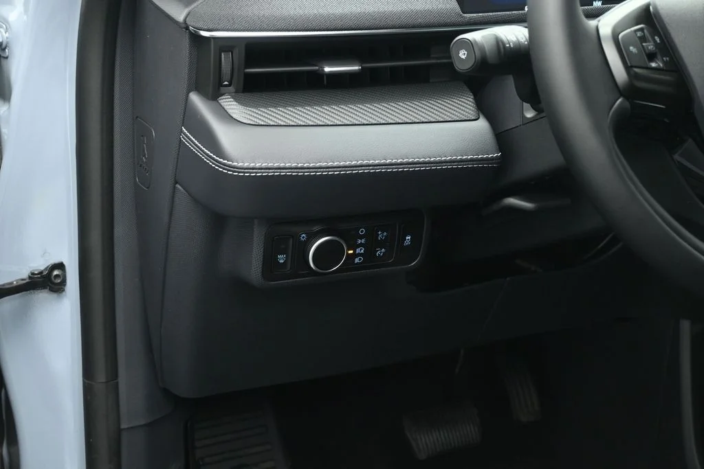 New 2026 Gray Ford Select image 11