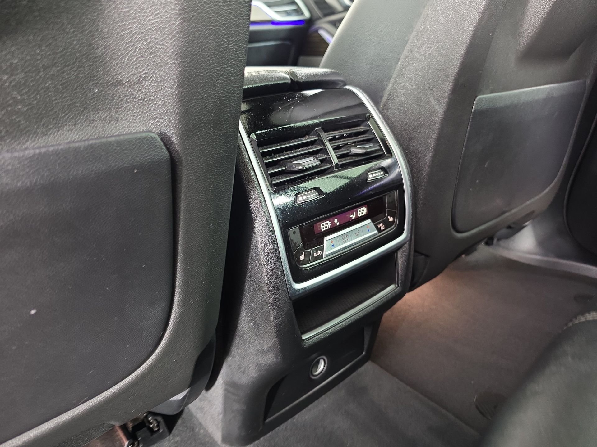 Used 2020 Black BMW sDrive40i image 41