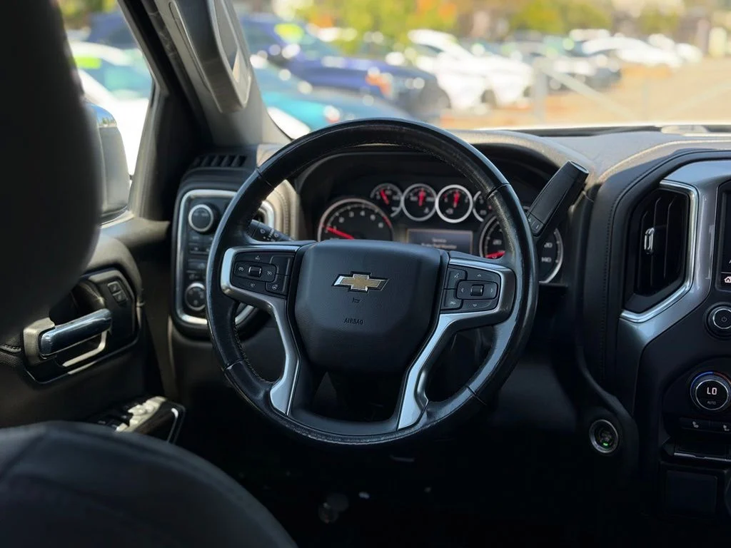 Used 2022 Silver Chevrolet LT image 17