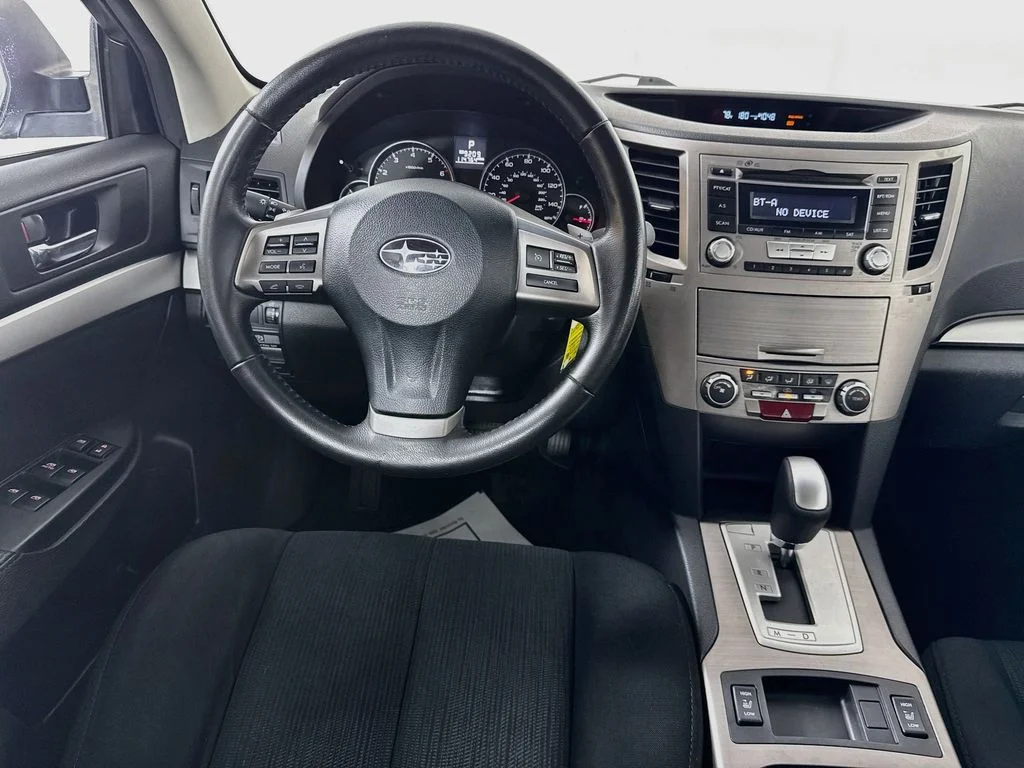 Used 2013 Silver Subaru 2.5i image 25