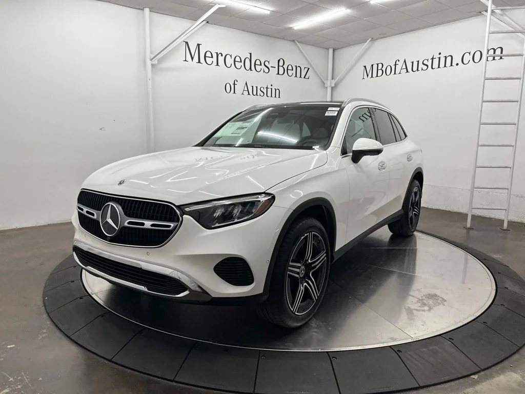 New 2027 White Mercedes-Benz GLC 300 image 3