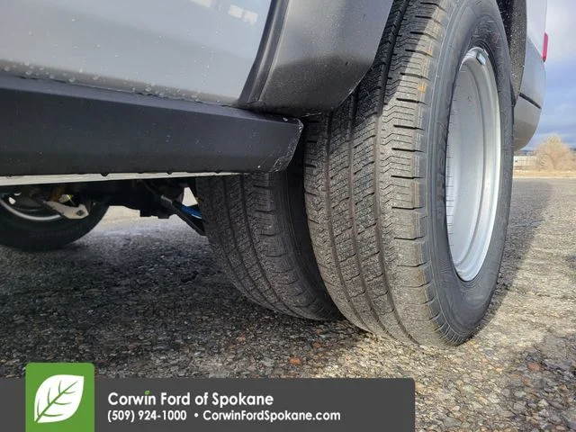 New 2026 Oxford White Ford XLT image 10
