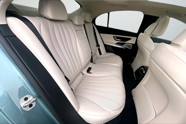 2026 Mercedes-Benz E-Class E350 - Photo 19