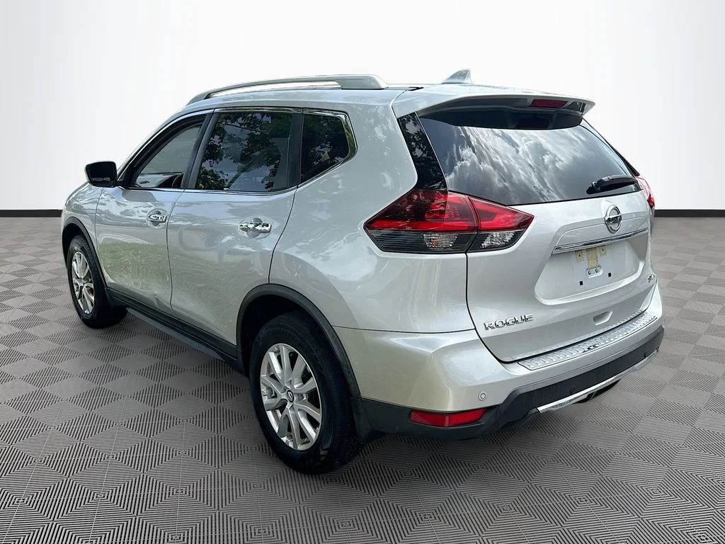 Used 2019 Silver Nissan SV image 7