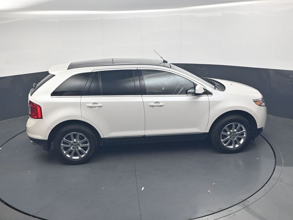 Used 2011 White Ford Limited image 36